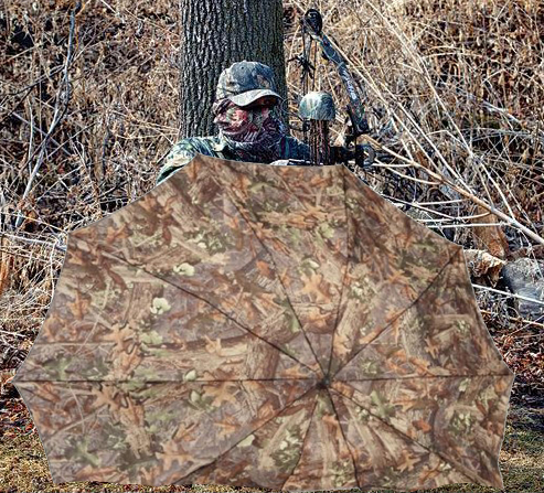 Utilisation du parapluis de treestand comme paillason pour se cacher au sol